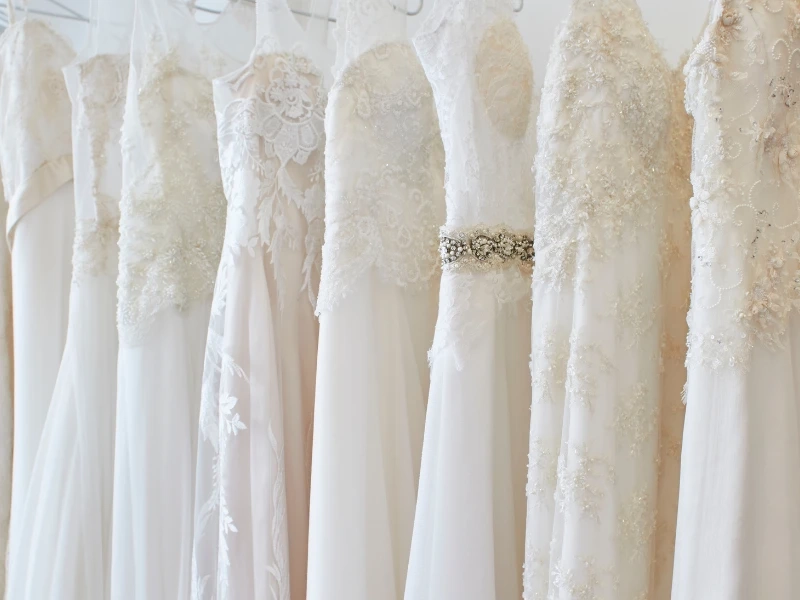 Suknie ślubne i komunijne jak nowe